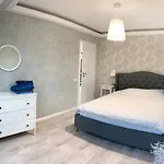 Zebra's House Apartament Bucureşti